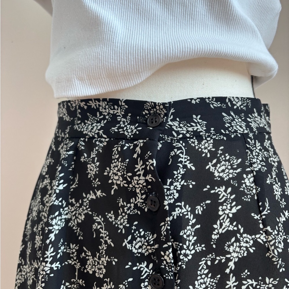 Vintage Jacob Black and White Floral Button Up Midi Skirt Size Small/ XSmall - Picture 3 of 7